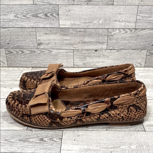 Lucchese Shoes - Lucchese Spirit Leather, Moccasin Loafer Slip On Style Women Shoe Size 8
